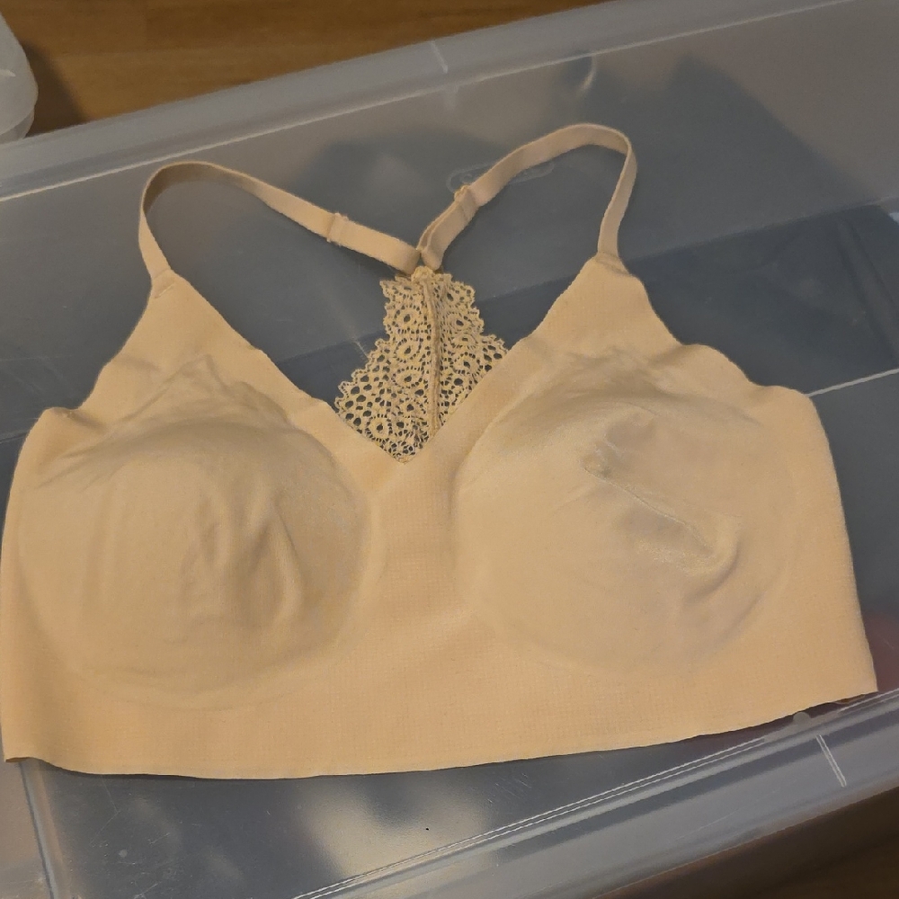 Maidenform Lace-Back Seamless Bralette in Light Nude